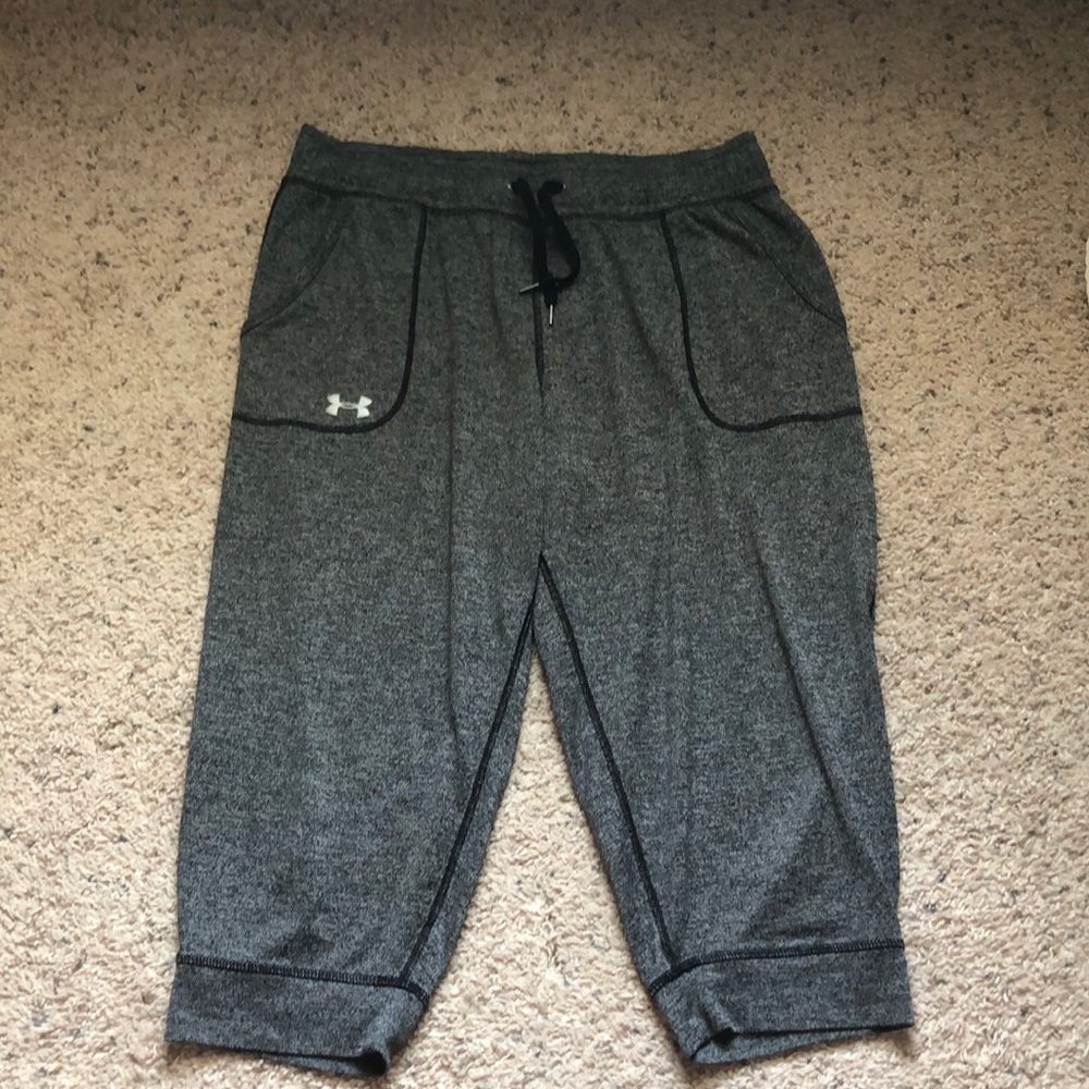 Women’s under armor Knee length workout capris